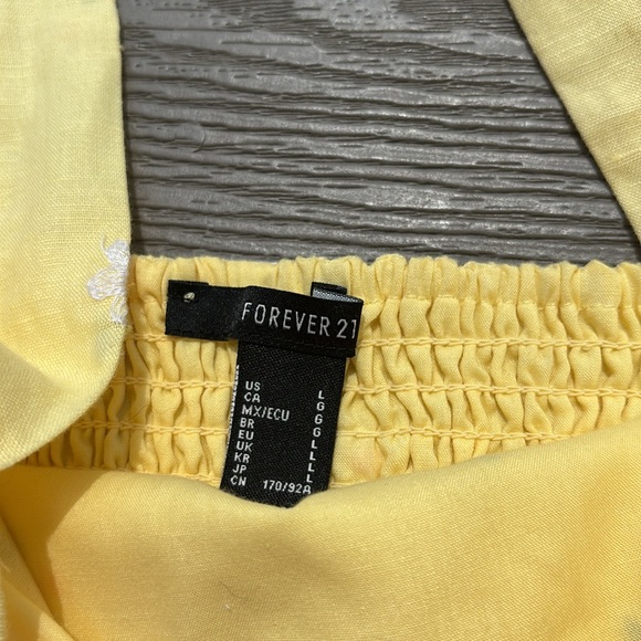 Cropped Yellow Daisy Tank Top - Picture 4 of 8